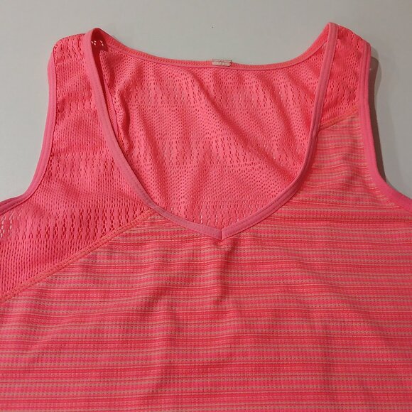 Great for the Gym, Two Tank Tops ,Small with Two Gym Shorts Medium, Bundle for - Picture 7 of 8